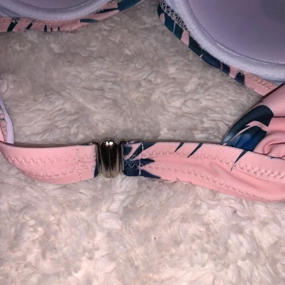 Bikini - Picture 7 of 13